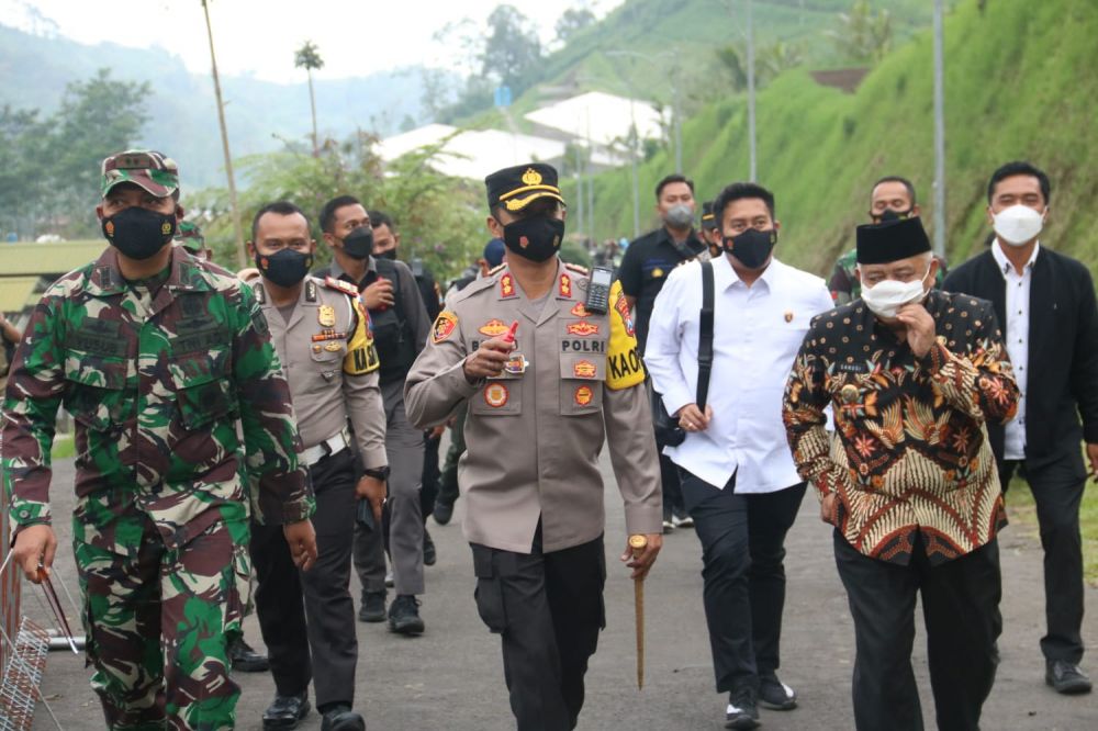 Kapolres Malang AKBP R. Bagoes bersama Forkopimda saat cek vaksin di tempat wisata Lembah Indah