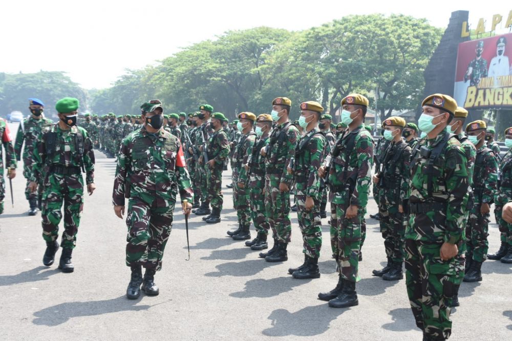 Danrem 084/BJ pimpin apel gelar pasukan dalam rangka kunjungan wapres ke Surabaya dan Sidoarjo