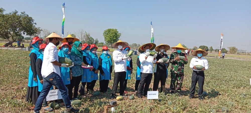 Danramil Dampingi Bupati Gresik Sapa Petani Duduksampeyan