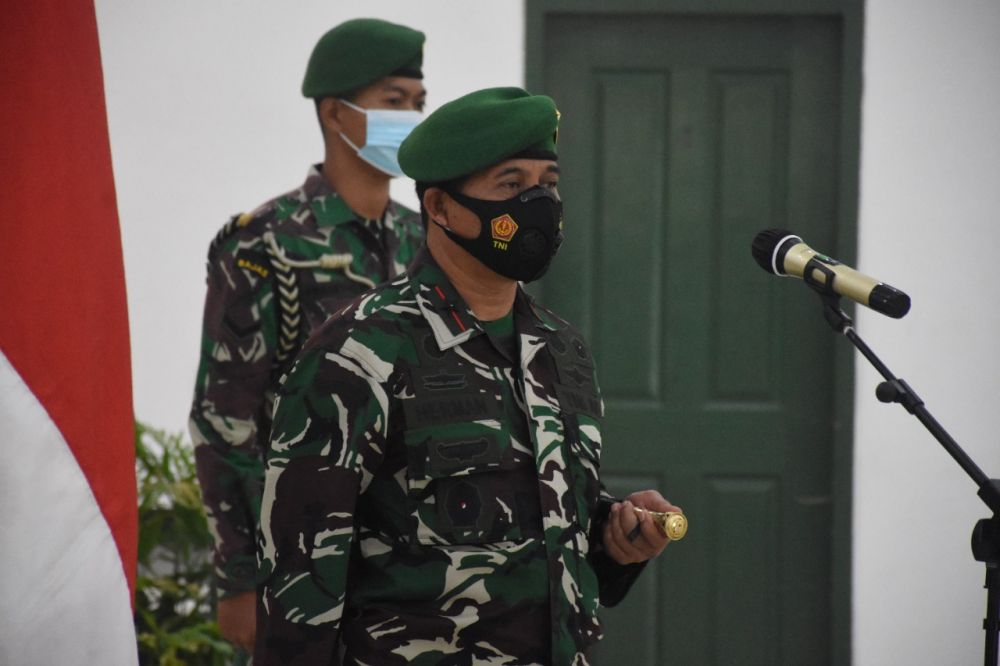 Danrem 084/BJ Brigjen TNI Herman Hidayat Eko Atmojo pimpin pelantikan kenaikan pangkat