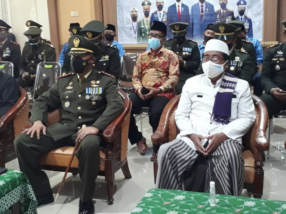 Dandim 0826 Pamekasan dan Forkopimda Ikuti Upacara HUT TNI ke-76