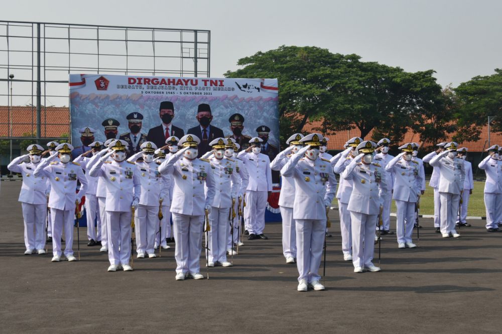 Dankodiklatal Laksamana Madya TNI Nurhidayat beserta PJU ikuti upacara HUT TNI ke-76 secara virtual