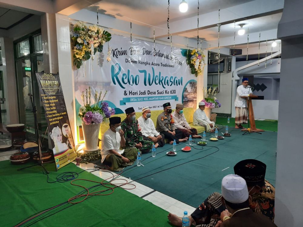 Rebo Wekasan tradisi Desa Suci dihadiri Kapolsek Manyar dan Koramil dalam jalinan silaturahmi