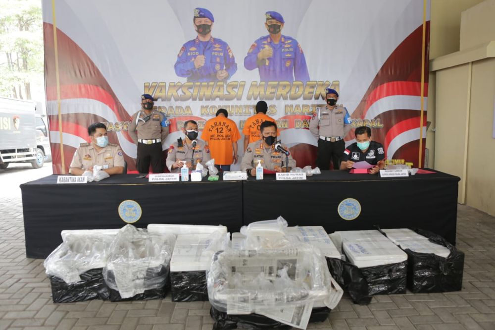 Subdit Gakkum Ditpolairud Polda Jatim amankan tersangka beserta barang bukti