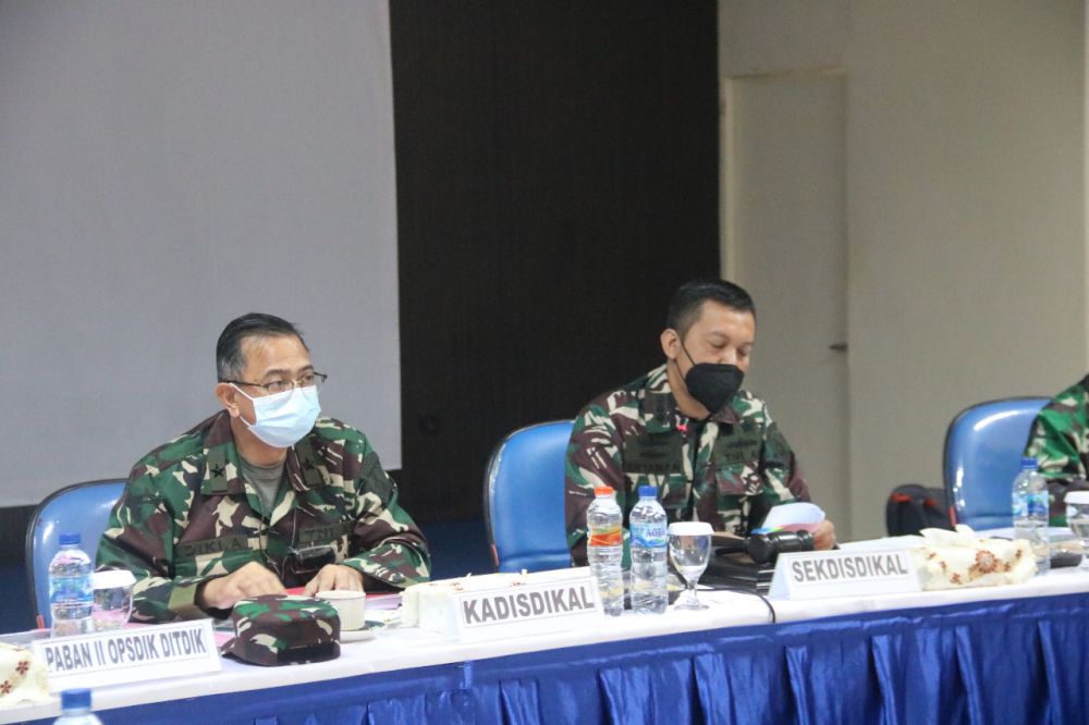 Kadisdikal Laksma TNI Dr. Diki Atriana pimpin sidang pantukhir