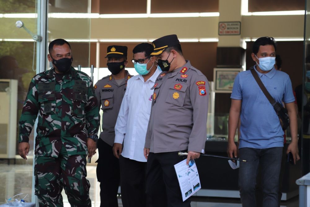 Kapolres Gresik AKBP Mochamad Nur Azis, Dandim 0817 Gresik Letkol Inf Taufik Ismail di terima PPPP Direktur HRGA BKMS Agung Guritno