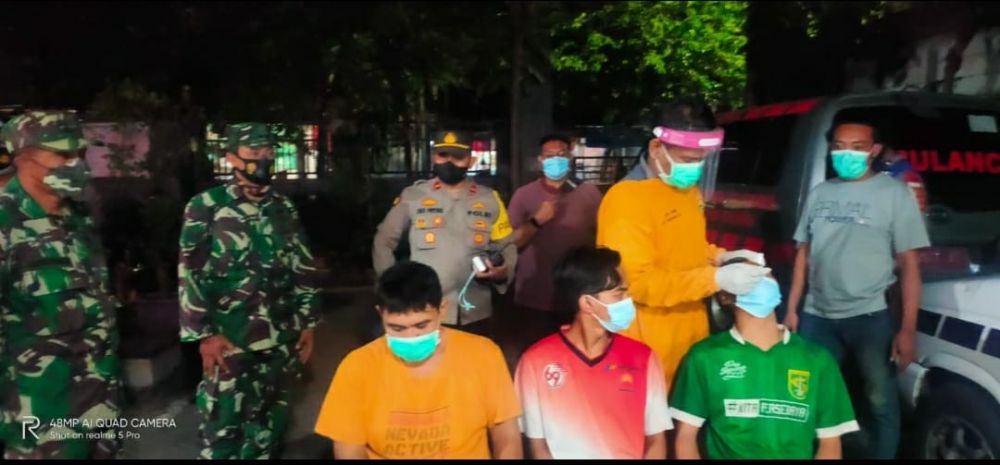 Babinsa bersama Gabungan Tiga Pilar lakukan tes Swab dan mendapatkan 7 orang negatif Covid-19