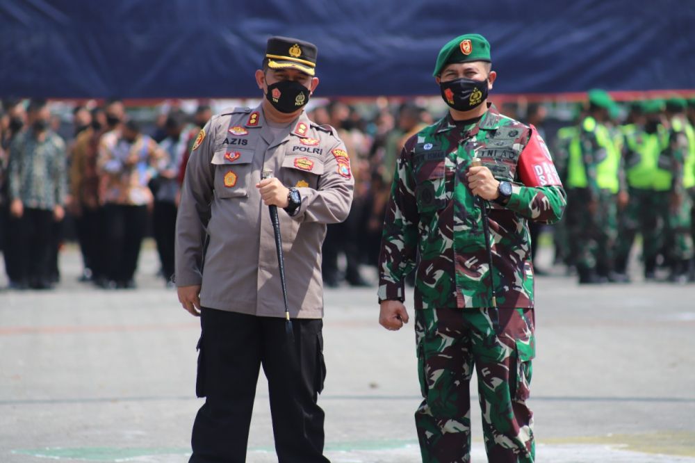 Kapolres Gresik AKBP Mochamad Nur Azis bersama Dandim Gresik Letkol Inf Taufik Ismail
