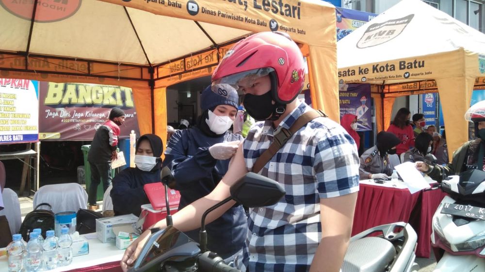 Para pengendara R.2 dan R.4 tak luput dari Ops Yustisi Prokes Vaksinasi