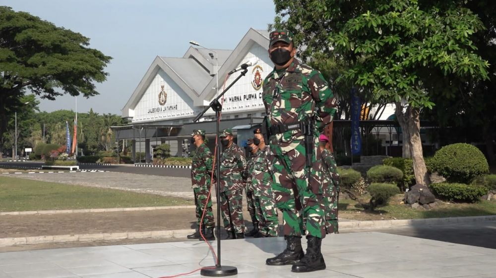 Laksamana Pertama TNI Budi Raharjo saat pimpin apel gabungan