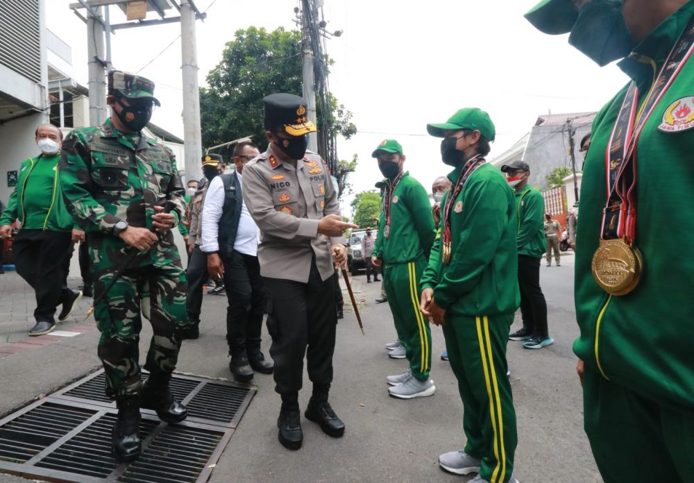 Forkopimda Cek Karantina Atlet PON Kontingen Jatim Pulang dari Papua