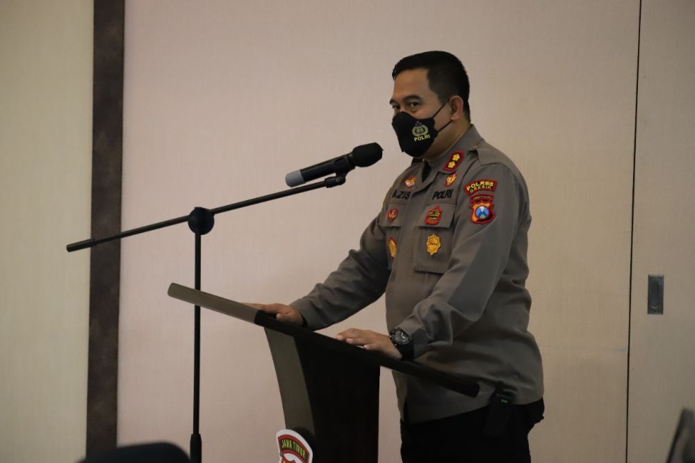 Kapolres Gresik AKBP Mochamad Nur Azis saat memberikan sambutan