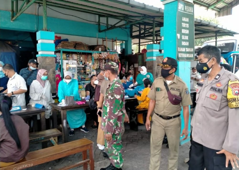 Koramil Semampir, Polsek Semampir, Satpol-PP Kelurahan sosialisasi Covid-19 ke tempat wisata religi Sunan Ampel