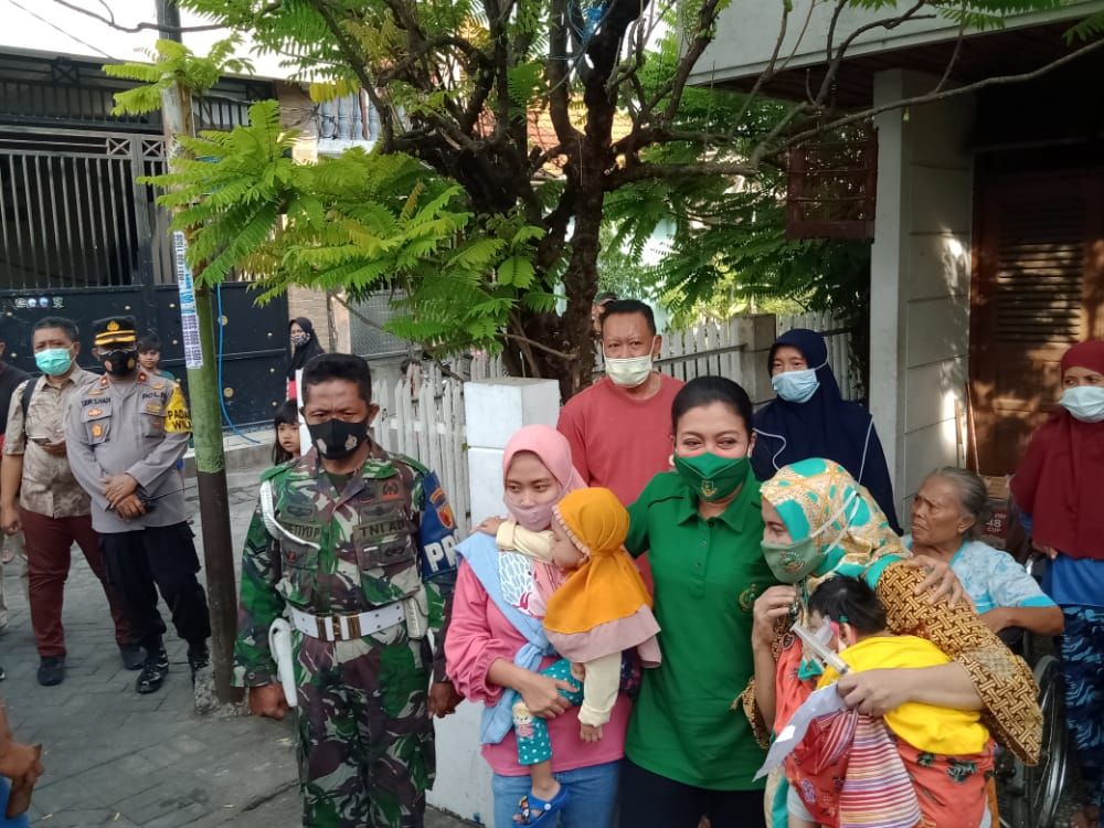 Ketua umum Persit Kartika Chandra Kirana ibu Hetty Andika Perkasa saat kunjungi ananda Desi Hikmah Aprilia