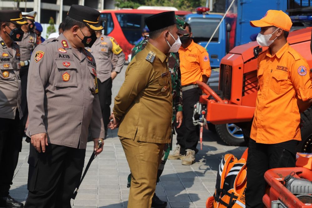 Bupati Gresik Gus Yani didampingi Kapolres Gresik AKBP Mochamad Nur Azis cek kesiapan siaga bencana