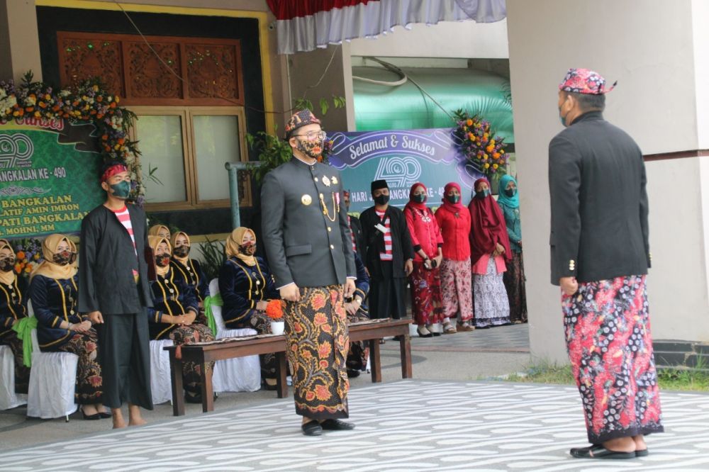 Kapolres Bangkalan AKBP Alith Alarino saat menghadiri upacara HUT Bangkalan
