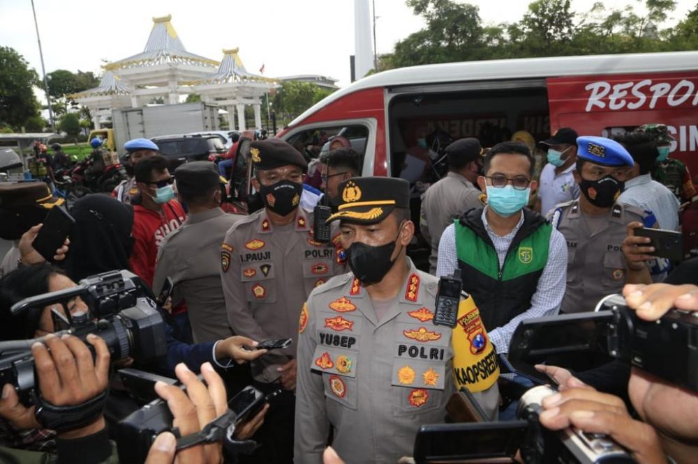 Kapolrestabes Surabaya Kombes Pol A Yusep Gunawan saat memberikan keterangan
