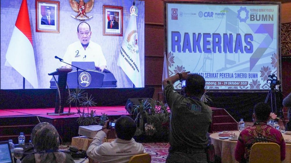 Ketua DPD RI AA LaNyalla Mahmud Mattalitti saat vicon