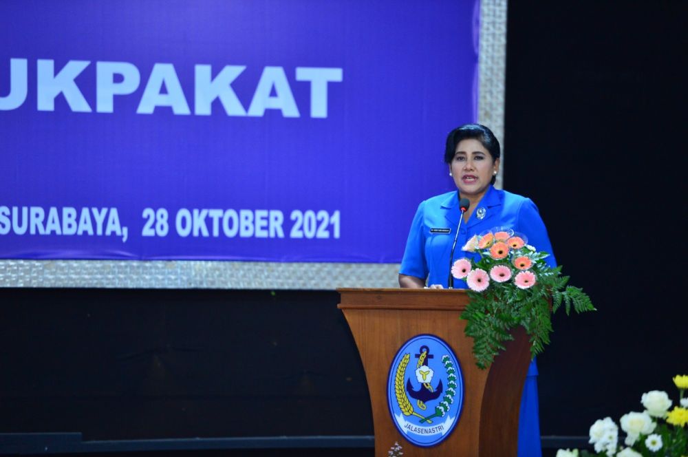 Ketum Jalasenastri Ny. Vero Yudo Margono saat memberikan pembekalan