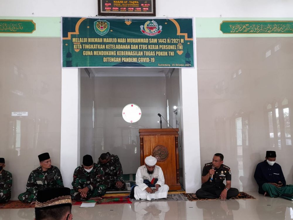 Acara memperingati Maulid Nabi Muhammad SAW 1443 H, berlangsung di Masjid At-Taqwa Kodim 0610/Sumedang