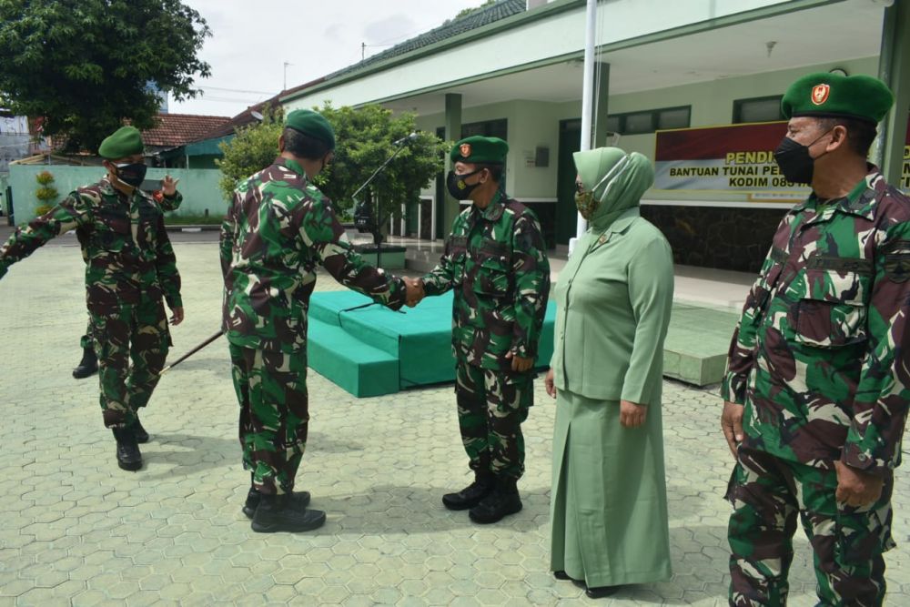 Dandim Tipe A 0831/ST pimpin upacara Korp Raport