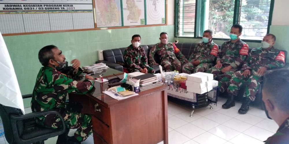 Setelah apel pagi, komandan selalu memberikan pengarahan ke anggota