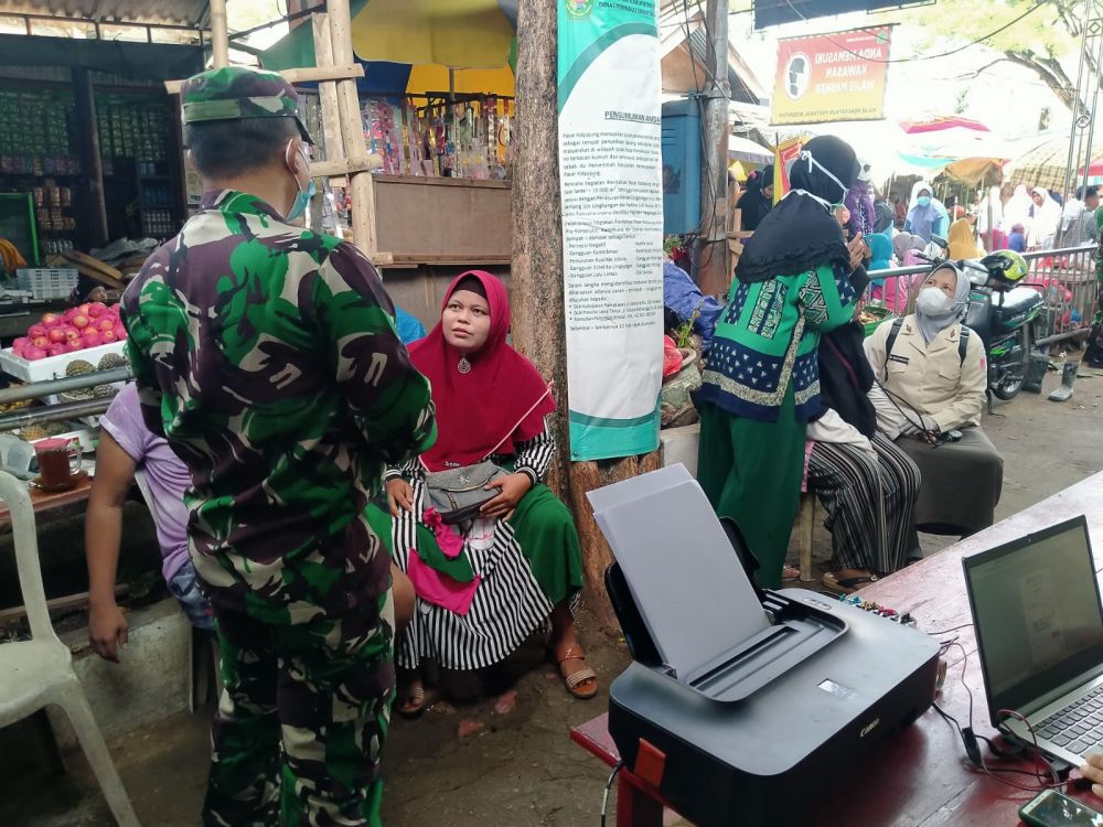 Kodim 0826 Pamekasan mudahkan pedagang untuk lakukan vaksin