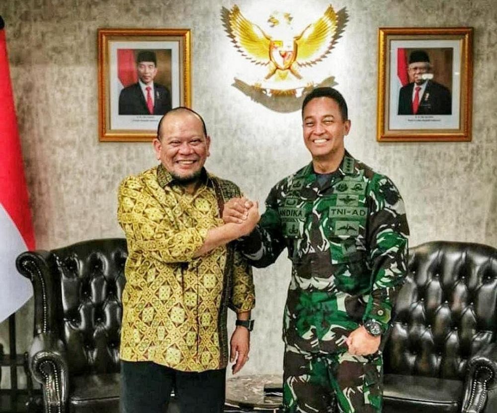 Ketua DPD RI AA LaNyalla Mahmud Mattalitti bersama Jenderal TNI Andika Perkasa