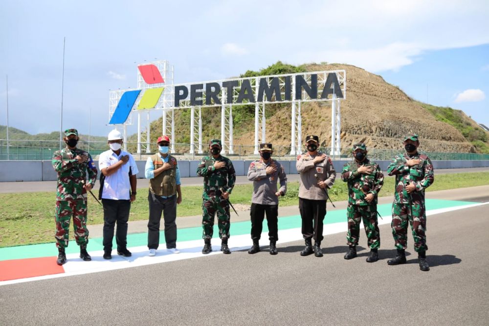 Kapolri Jenderal Polisi Listyo Sigit Prabowo dan Panglima TNI Marsekal Hadi Tjahjanto saat tinjau lokasi lomba Superbike