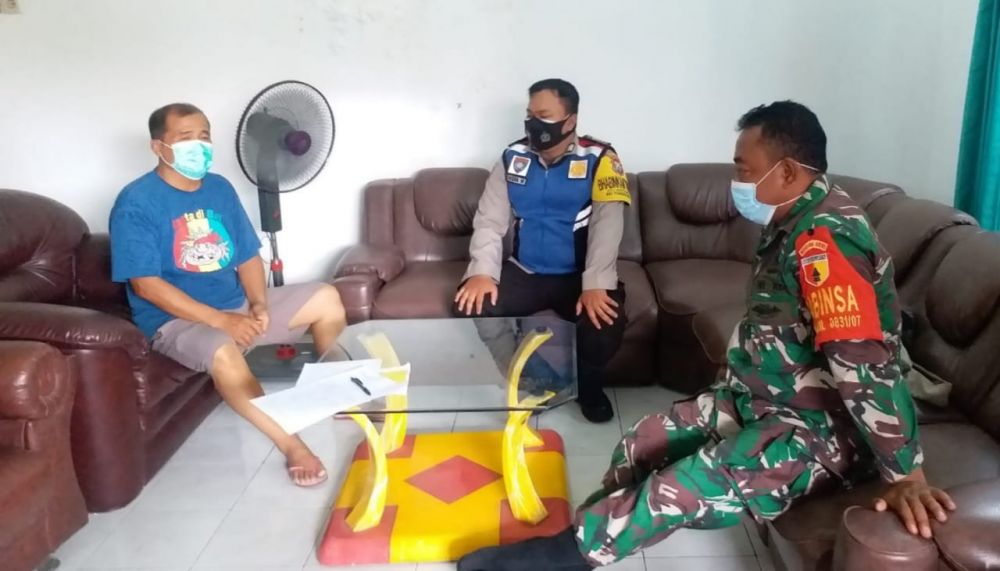 Babinsa Koramil Tenggilis Mejoyo dan Bhabinkamtibmas sambang warga binaan