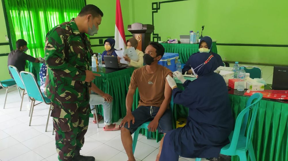 Dandim 0830/SU saat pantau pelaksanaan Vaksin Covid-19