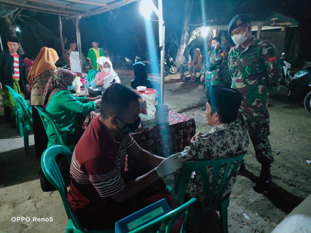 Vaksin Door to Door terus di lakukan Koramil 0826/04 Galis