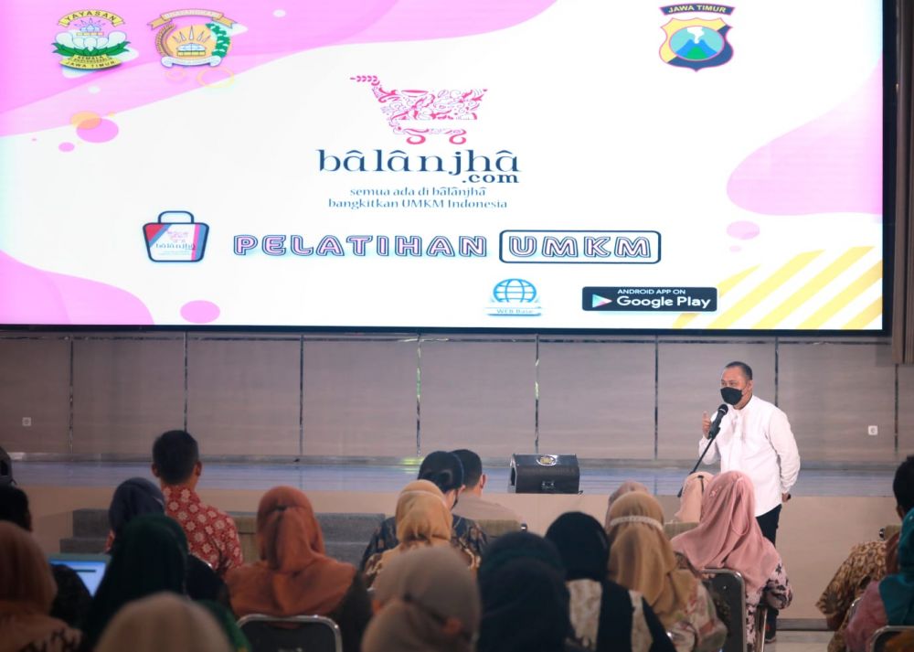 Ny. Ully Nico Afinta saat sosialisasi dan pelatihan aplikasi belanjha.com