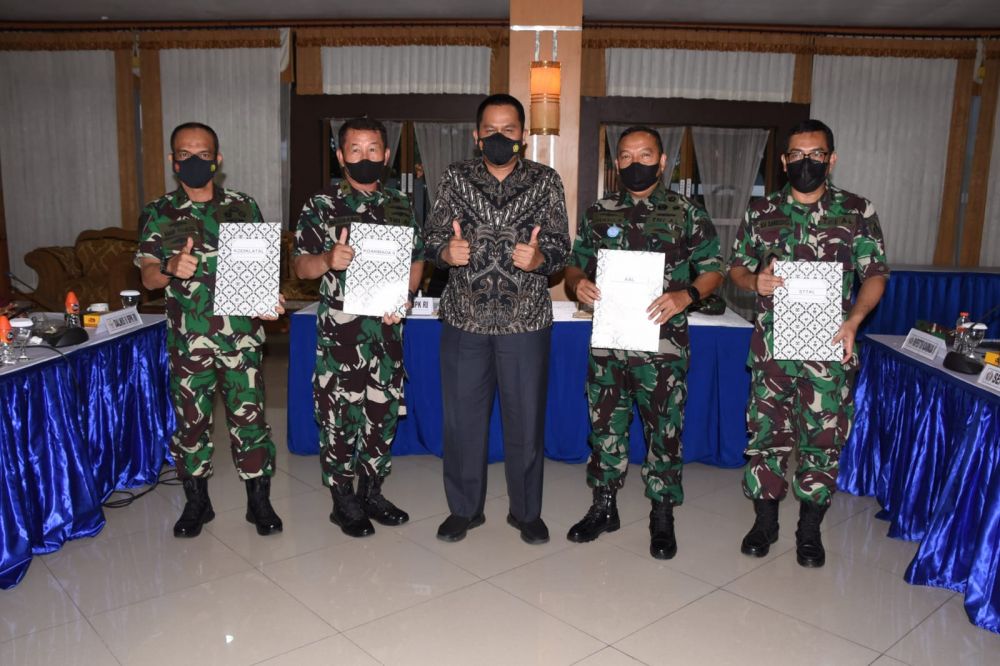 Irkodiklatal Brigjen TNI Mar Amir Faisol saat acara exit meeting BPK RI