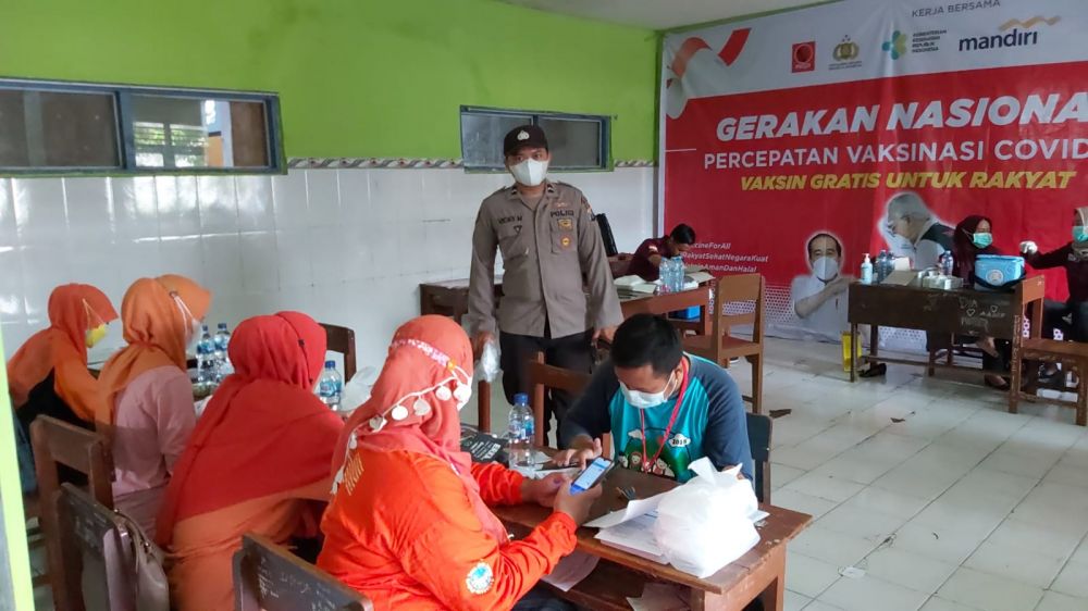 Tim Dokkes Polres Gresik terus sosialisasi Prokes