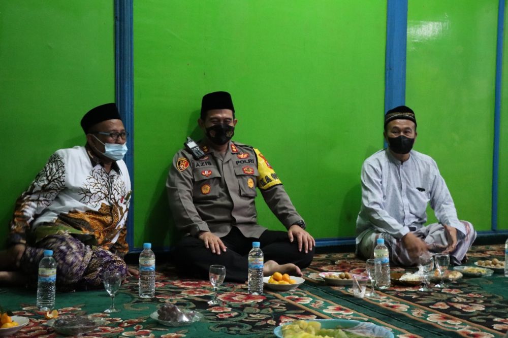 Kapolres Gresik AKBP Mochamad Nur Azis saat silaturahmi ke Ponpes Peringati Maulid Nabi Muhammad SAW