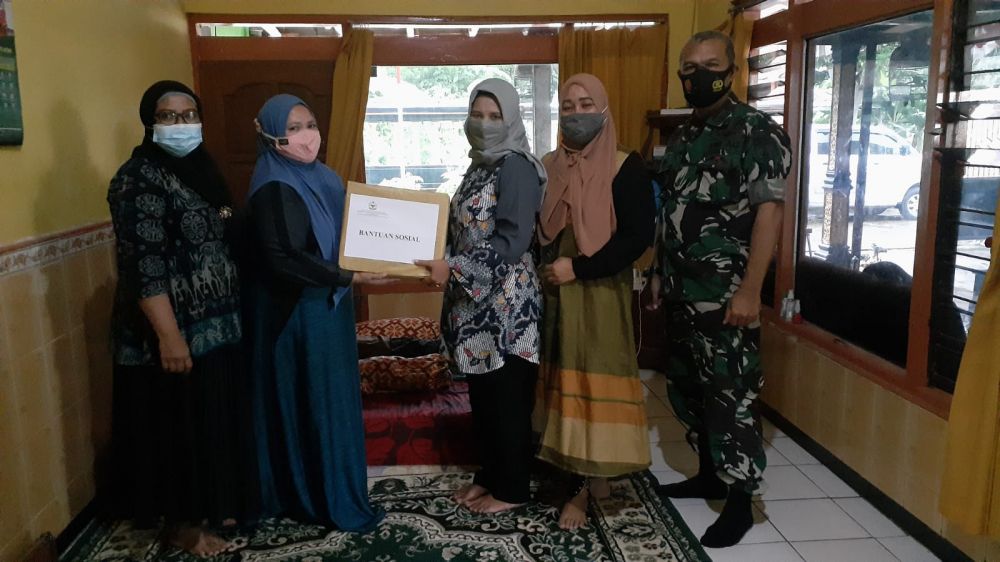 Kodim 0826 Pamekasan Beri Bansos ke Keluarga Prajurit yang Sakit