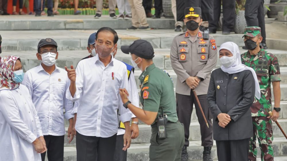 Presiden Jokowi didampingi Forkopimda Jatim saat peresmian pasar Besar Ngawi