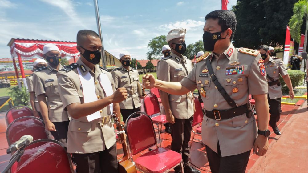 Kapolda Jatim Irjen Pol Dr Nico Afinta sesaat setelah penutupan pelantikan di SPN Mojokerto