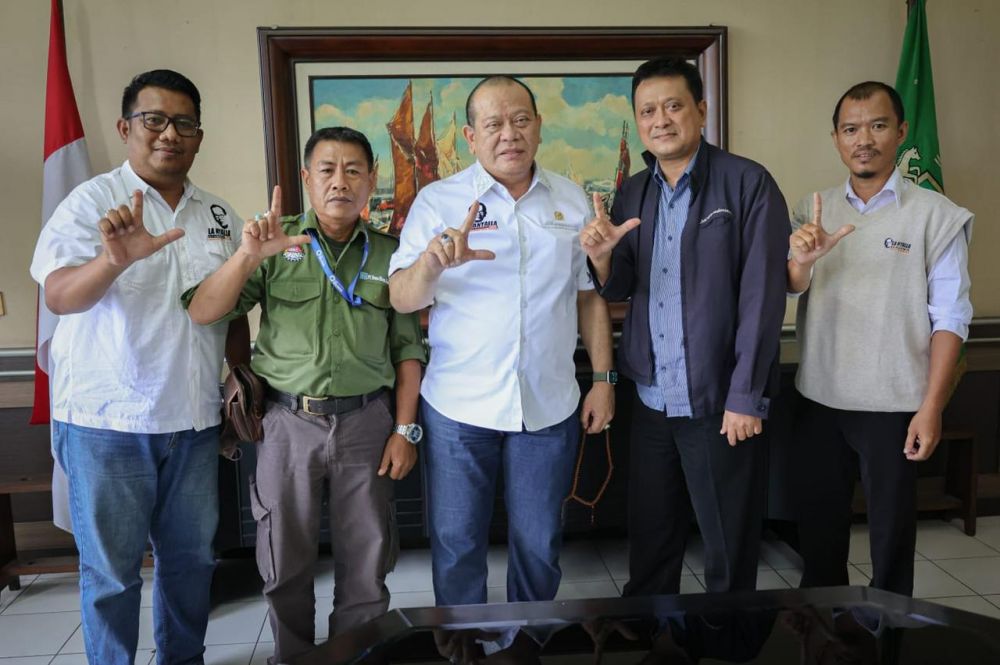 Ketua DPD RI AA LaNyalla Mahmud Mattalitti bersama serikat pekerja BBI