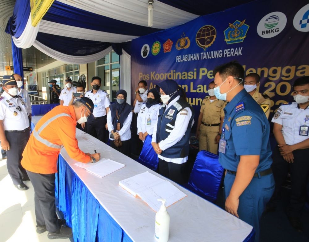 Staf Ahli Menhub saat monitoring angkutan Nataru