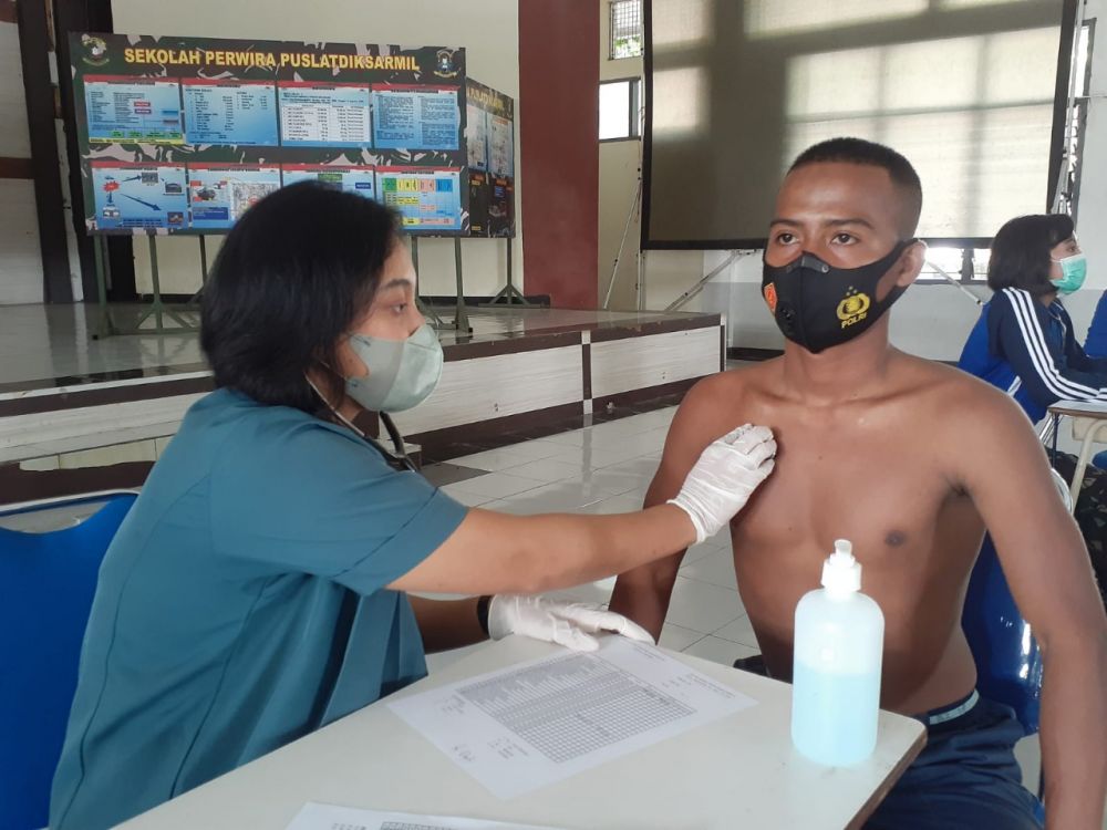 Siswa yang di cek kesehatan secara rutin