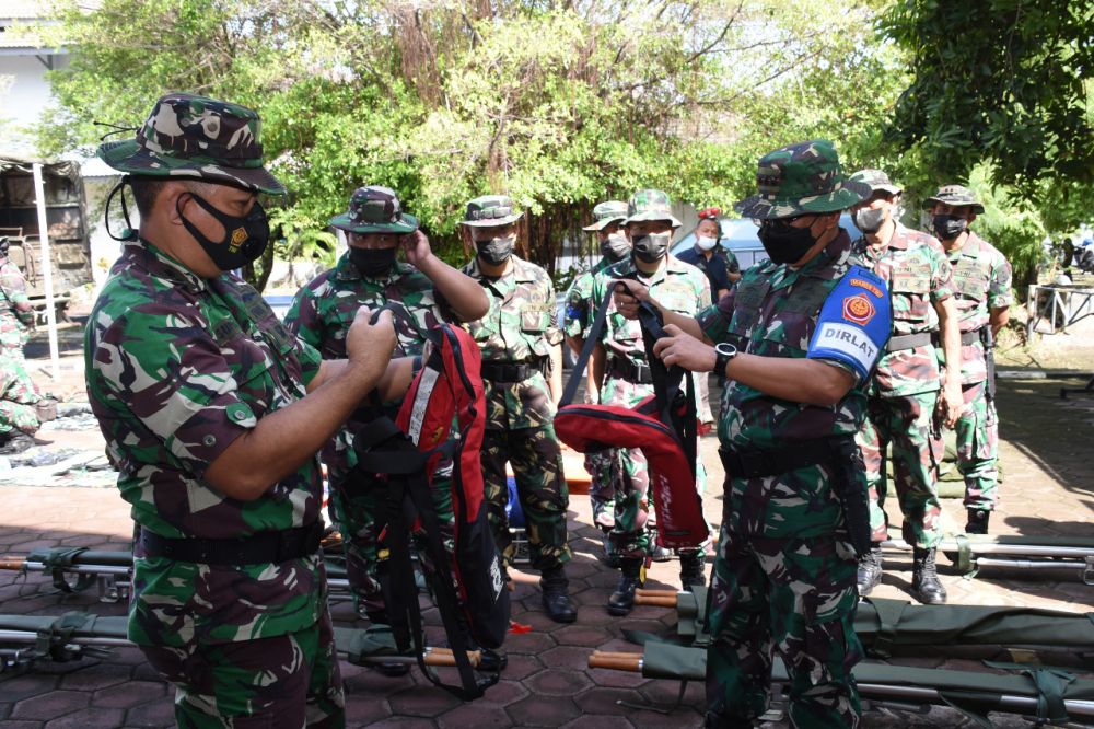 Siswa Pusdikkes Kodiklat TNI AL saat apel kelengkapan