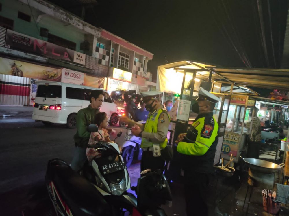 Polres Madiun saat gelar Pamor Keris sasar kerumunan dan warkop