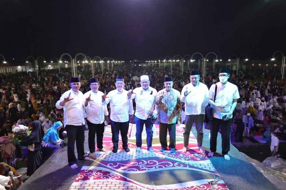 Ketua DPD RI AA LaNyalla Mahmud Mattalitti saat hadir di acara dzikir manaqib