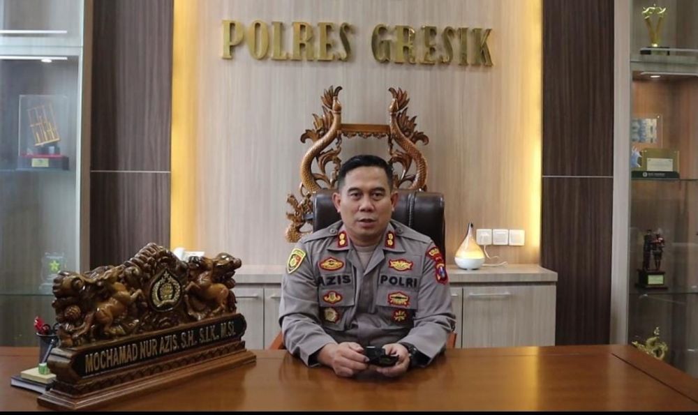 Kapolres Gresik AKBP Mochamad Nur Azis saat memberikan keterangan