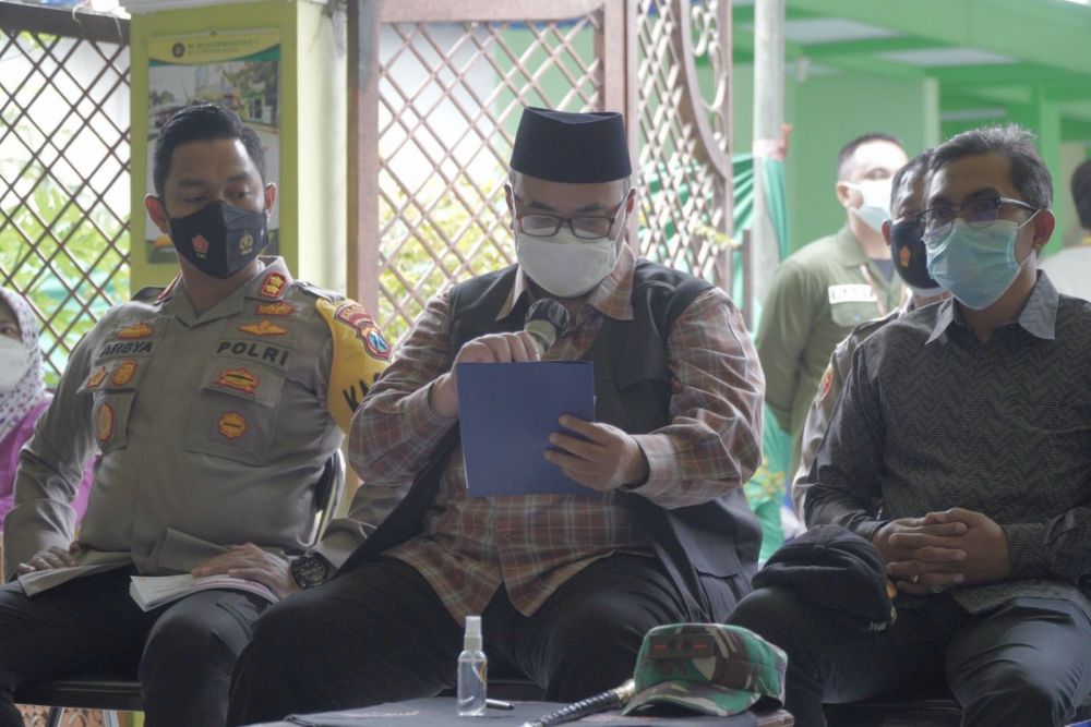 Kapolres Probolinggo AKBP Teuku Arsya Khadafi saat ikuti zoom meeting