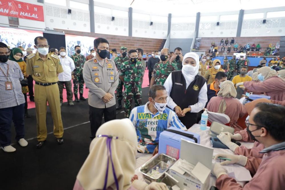 Forkopimda Jatim Tinjau Gelaran Vaksin Serentak di Magetan