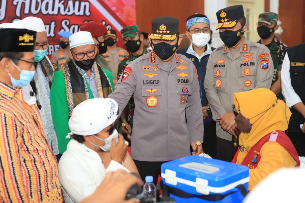 Forkopimda Jatim saat dampingi Kapolri Jenderal Listyo Sigit Prabowo cek Vaksin di Pamekasan