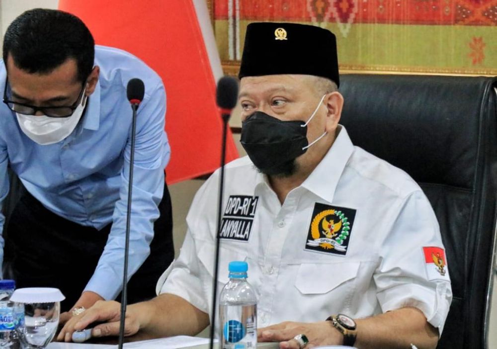 Ketua DPD RI AA LaNyalla Mahmud Mattalitti bersama Sefdin Syaifudin saat menggelar rapat kerja bersama stakeholder pelabuhan di Surabaya beberapa waktu lalu 